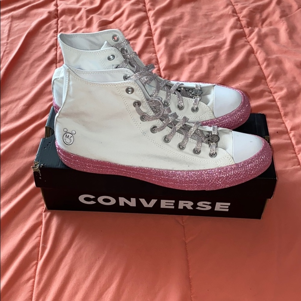 MILEY CYRUS X CHUCK TAYLOR ALL STAR HI 'WHITE'